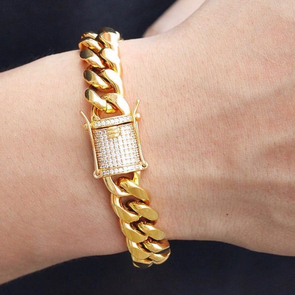 18kt GOLD PLATED STEEL ICED LOCK CUBAN BRACELET - Picture 3 of 4
